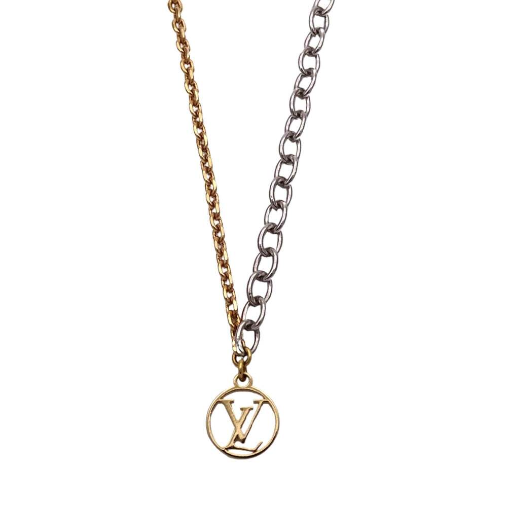 LOUIS VUITTON Gold Necklace - Picture 2 of 10